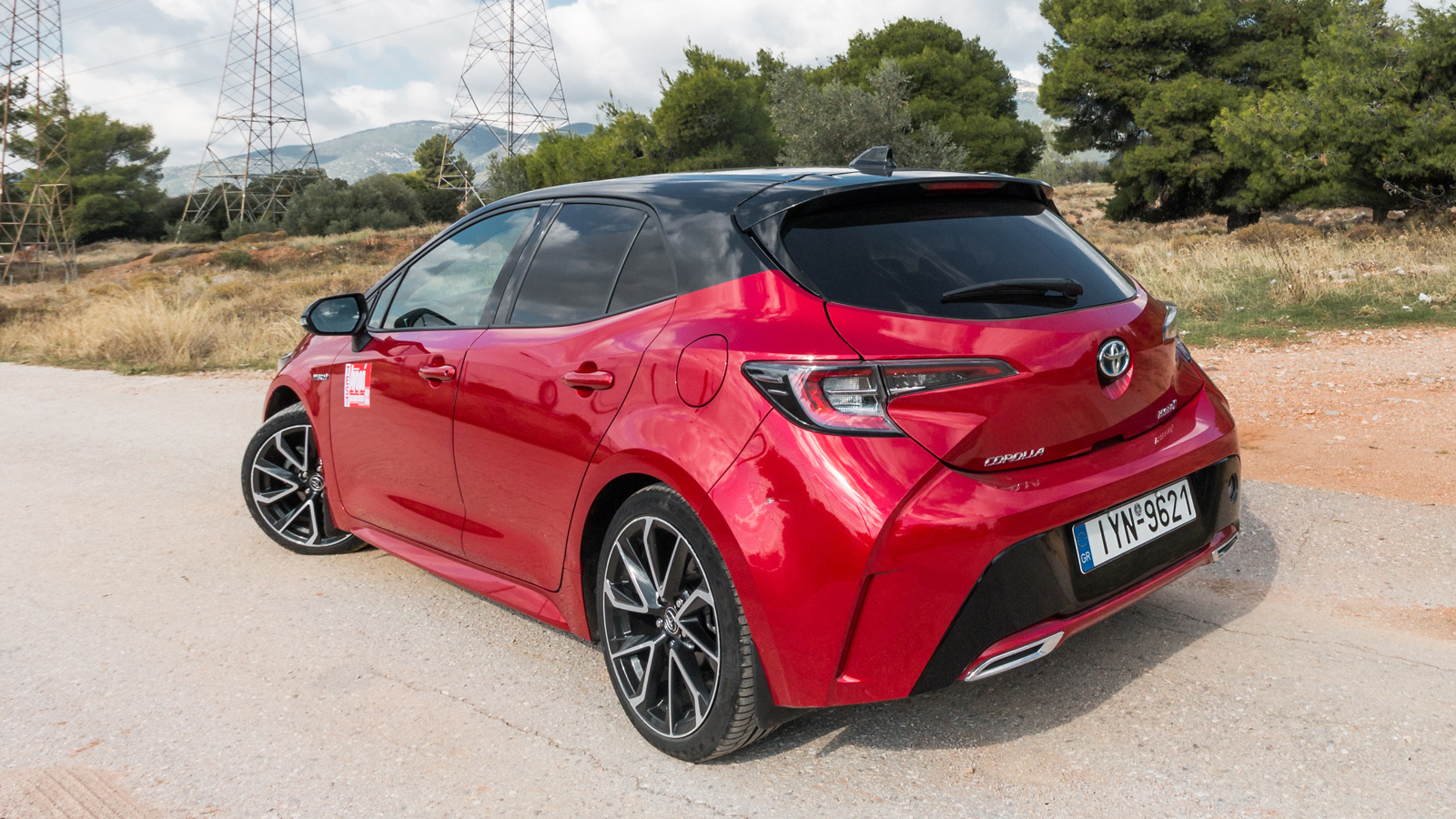 Toyota Corolla: 2λιτρη, υβριδική με σπορ αισθητική